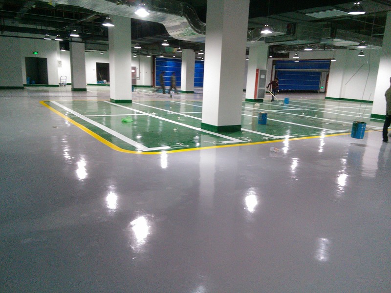 专业停车场地板怎样使用地坪漆？